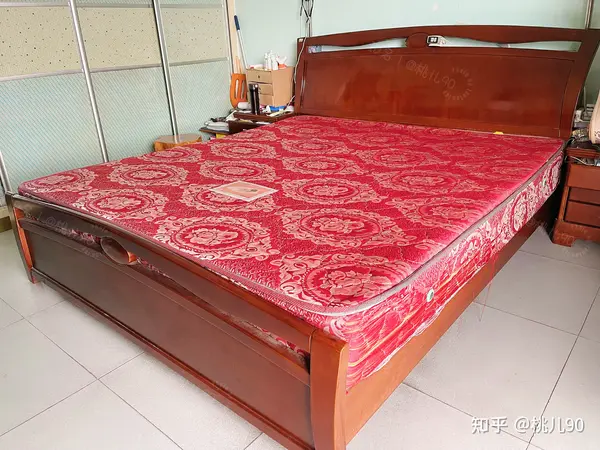 别再乱买床垫!一张好床垫对睡眠的真实影响!家用床垫推荐:白色光年M1床垫实测分享 V2 2724cd540bcad9572313659c063f25f5 B