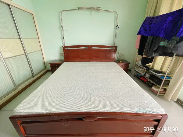别再乱买床垫!一张好床垫对睡眠的真实影响!家用床垫推荐:白色光年M1床垫实测分享 V2 7b56896b6001085e6457174f5829513c B