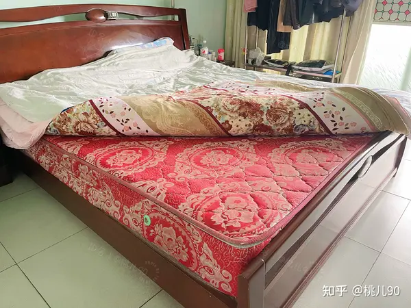 别再乱买床垫!一张好床垫对睡眠的真实影响!家用床垫推荐:白色光年M1床垫实测分享 V2 82bec862373b2ead3fca767622f06248 B