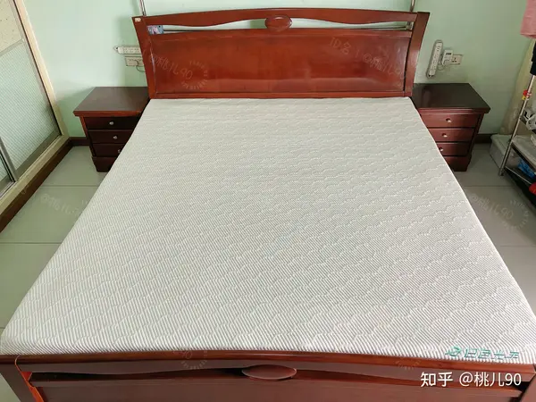 别再乱买床垫!一张好床垫对睡眠的真实影响!家用床垫推荐:白色光年M1床垫实测分享 V2 8f4d462f26ce83efdd57487619768ca0 B