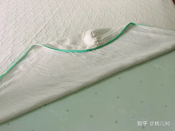 别再乱买床垫!一张好床垫对睡眠的真实影响!家用床垫推荐:白色光年M1床垫实测分享 V2 Ea391f86249dffb5dccb351049659c72 B